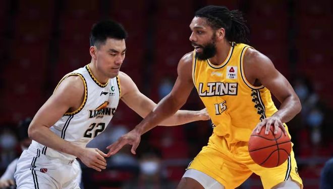 中国足球小将教练回忆四年前传控训练（中国青少年足球队教练忆四年前的传控训练）