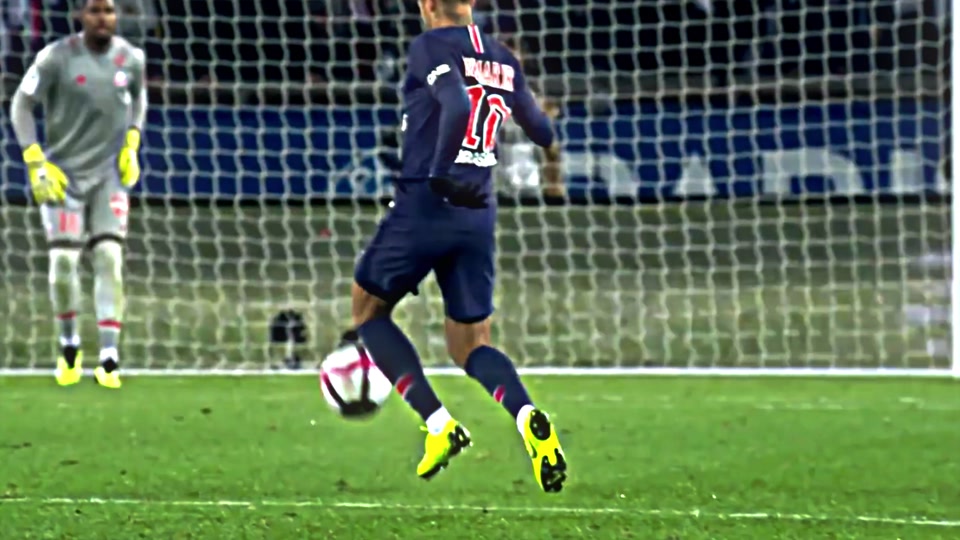 记者：于汉超正在参加B级教练培训班，下赛季将担任申花助教（记者：于汉超攻读B级教练证，下赛季将出任申花助教）