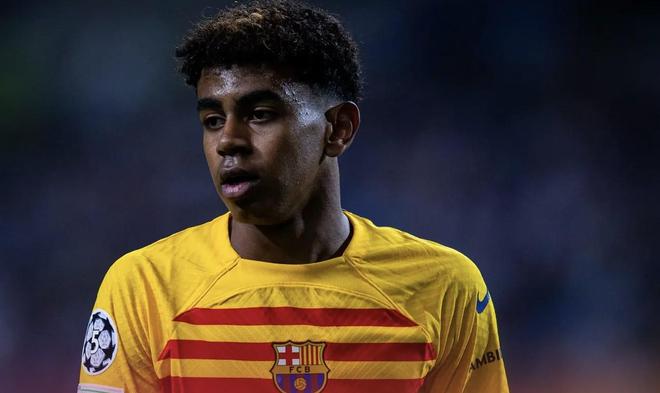 宝刀不老，齐达内在宇宙联赛中进球还送出一脚潇洒助攻（齐达内风采依旧，宇宙联赛破门并奉上潇洒助攻）