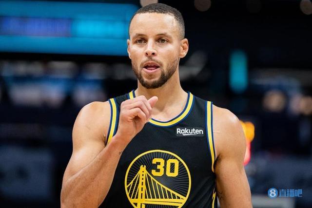 本赛季霍姆格伦出场时，雷霆战绩为20胜0负未尝一败（霍姆格伦出战，雷霆本季20战全胜）