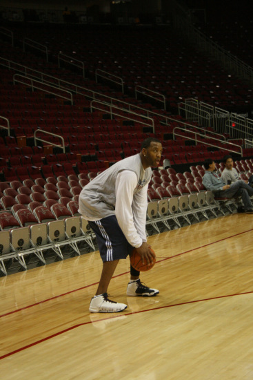 米体：卡利亚里门将卡普里莱受到了多家豪门俱乐部青睐（米体：多家豪门追逐卡利亚里门将卡普里莱）