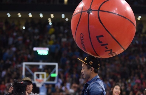 马卡：法院驳回安东尼红牌停赛暂停执行申请，他将无缘德比战（马卡：法院未批准安东尼红牌禁赛暂缓执行，他将缺席德比）