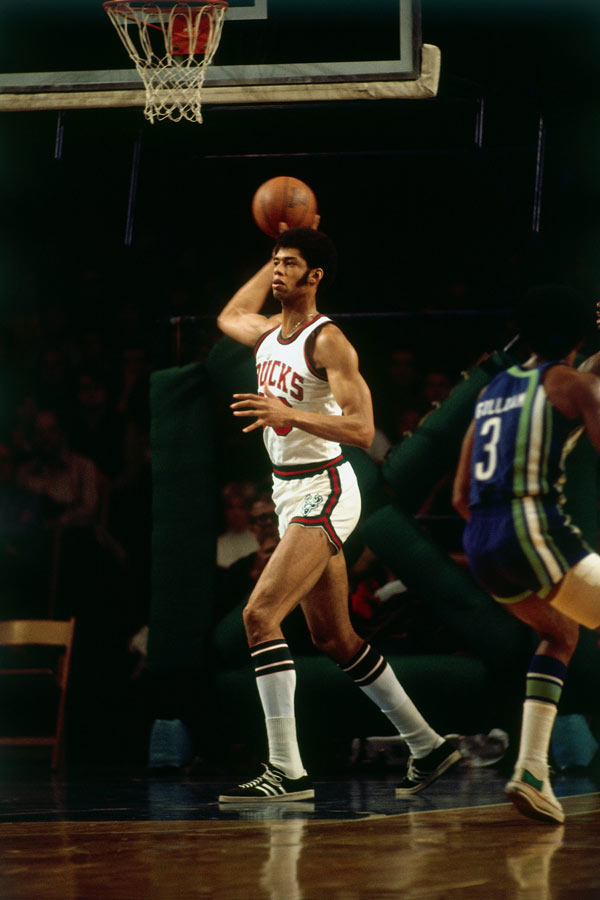 中超比赛焦点：山东泰山迎战上海申花,（中超焦点战：山东泰山对决上海申花）