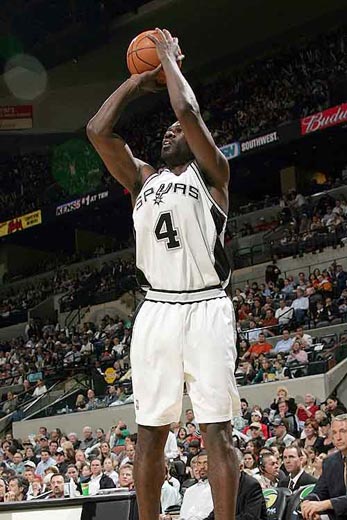 努诺：下半场我们掌控了比赛，甚至有机会从曼联主场带走三分（努诺：下半场我们主宰比赛，几乎从曼联主场带走三分）